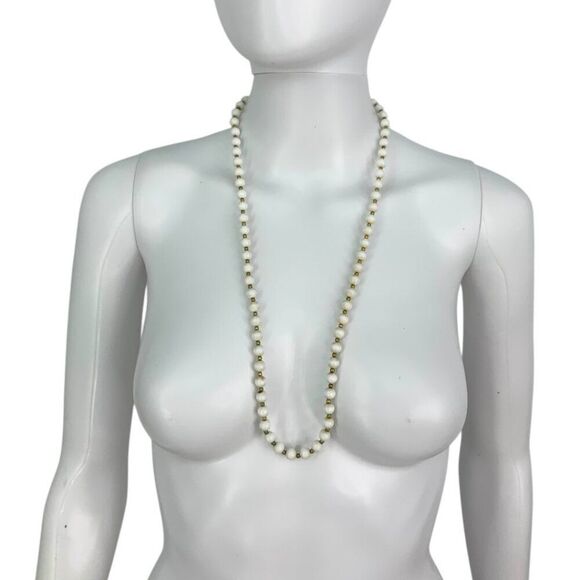 Monet Vintage White Gold Tone Beaded Costume Jewelry Necklace - Picture 1 of 5